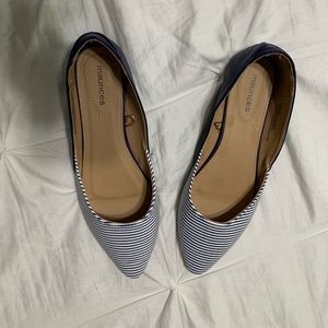 Women’s flats